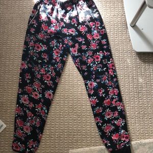 Comfortable, flowy, flower-power pants!